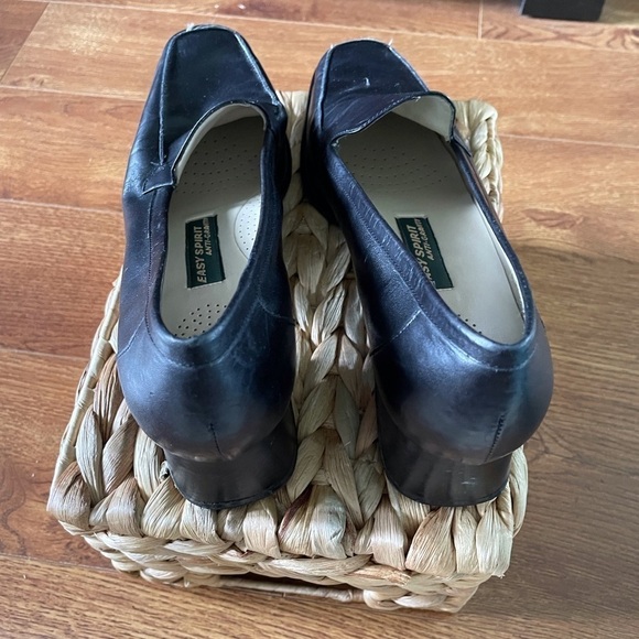 Vintage 90s Easy Spirit black leather block heels in size 8 - Picture 3 of 5